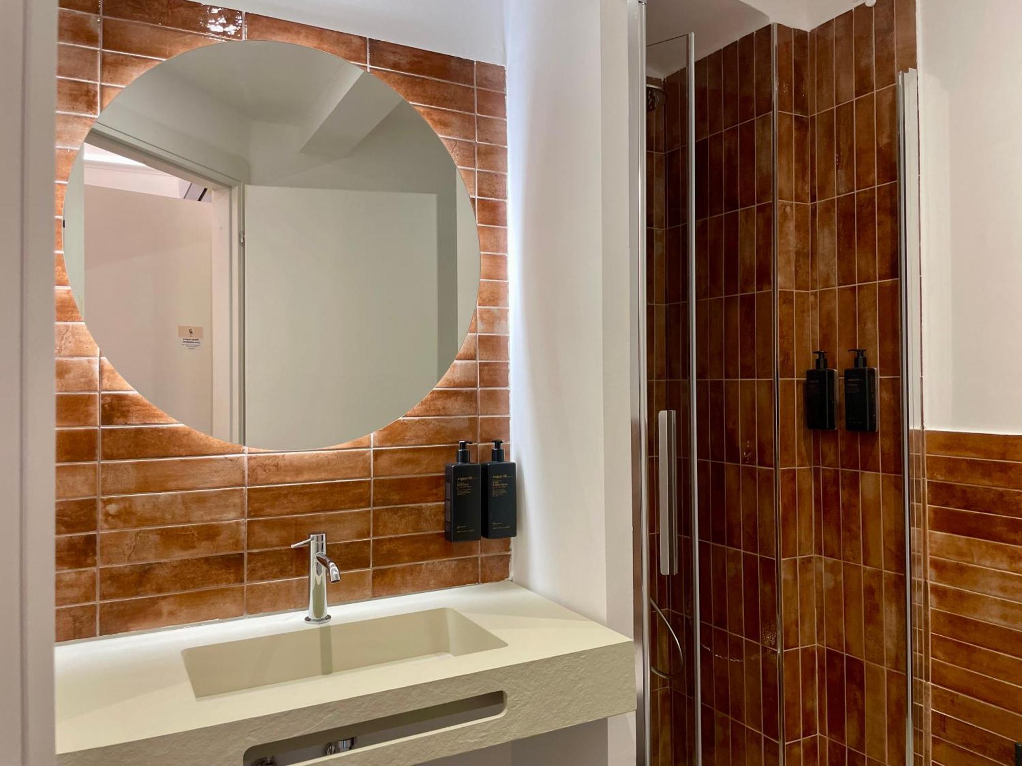Relstay - Assarotti Suites Genoa Luaran gambar